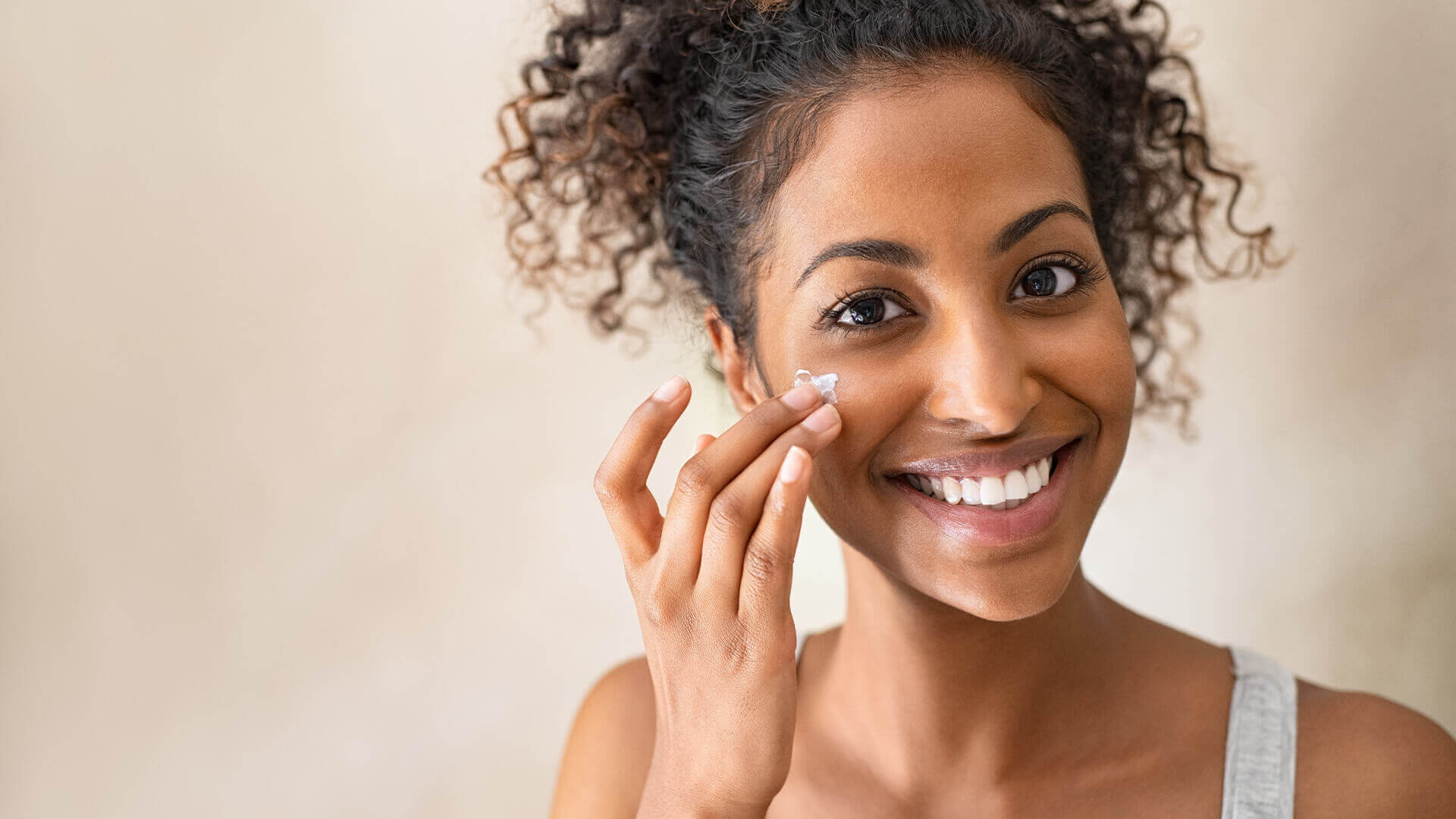 Discover how to create a personalized skincare routine that addresses your unique skin concerns. Learn tips for choosing the right products and optimizing your routine for maximum results